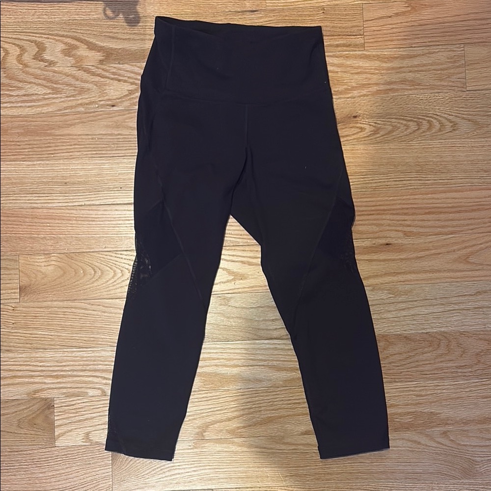 Mesh insert - Black High-Waisted Leggings Old Navy